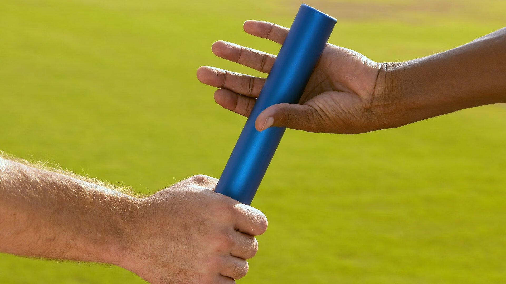 跨境战队联手训练营:推动国际电竞文化交流深度融合,跨境赛道